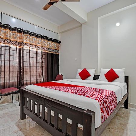 Hotel O Sri Chowdeshwari Boarding And Lodging Tavarikere Exterior foto