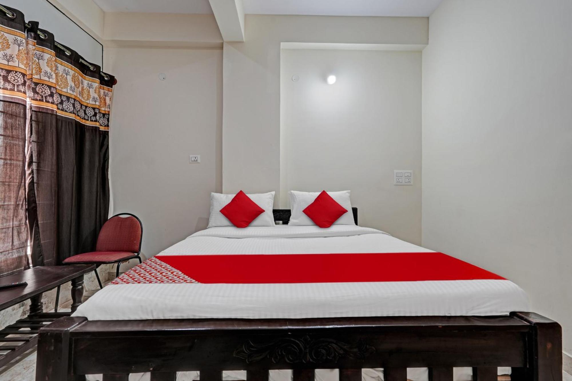 Hotel O Sri Chowdeshwari Boarding And Lodging Tavarikere Exterior foto