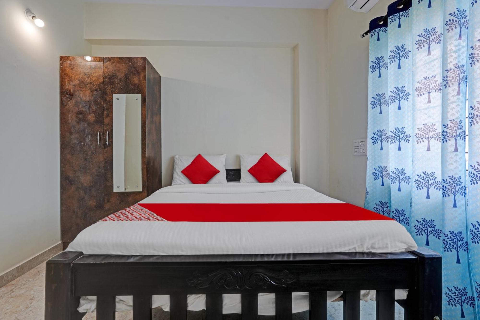 Hotel O Sri Chowdeshwari Boarding And Lodging Tavarikere Exterior foto